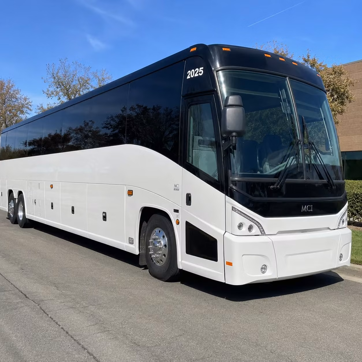 charter bus transportation to outdoor festivals and amphitheater shows near sparks