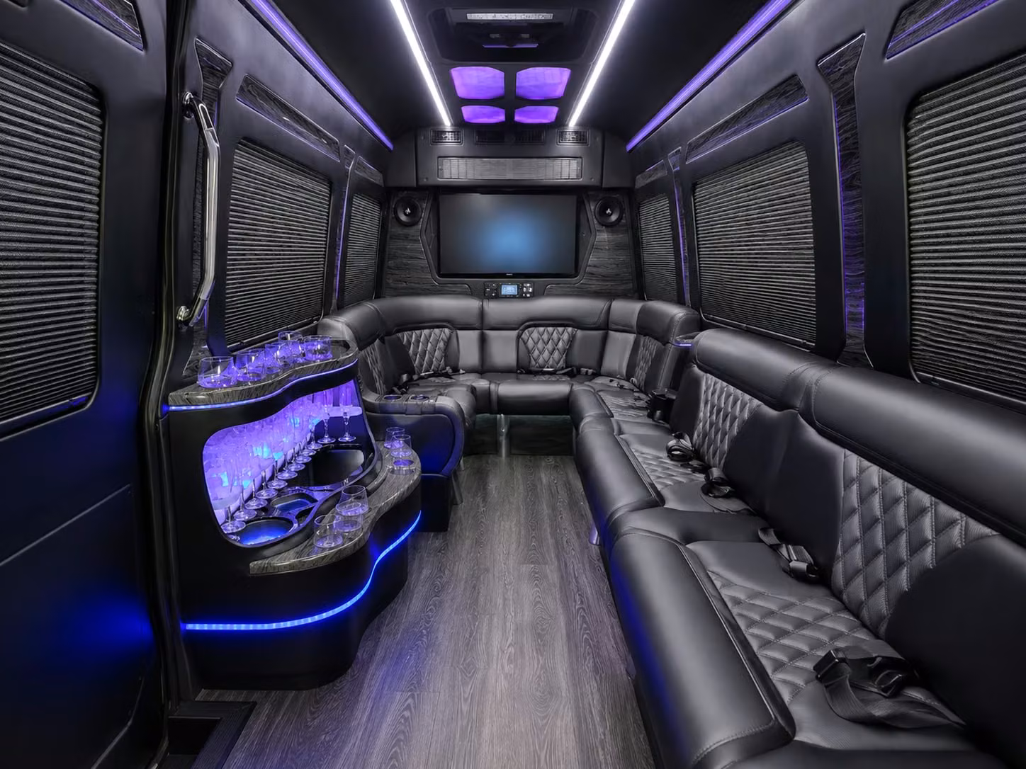 finding group transportation to casinos and entertainment complexes along victorian avenue